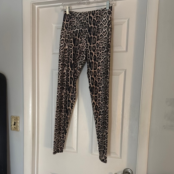 Onzie Leopard Print Leggings - Picture 1 of 7